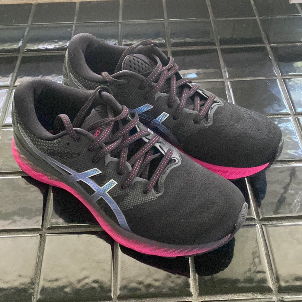 ASICS Gel-Nimbus 23 - LIKE NEW